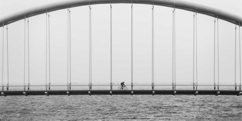 工业设备人机工程学优化：齐尔克赞克如何降低重型机械操作疲劳与提升自动化界面交互效率