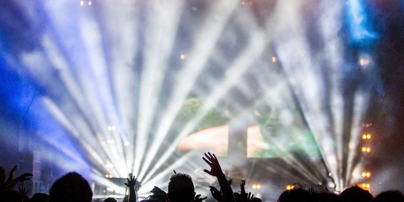 工业设备自动化新纪元：重型机械人机协作机器人集成应用与安全标准深度解析